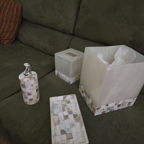 Bathroom Accessories - Picture 1 of 11